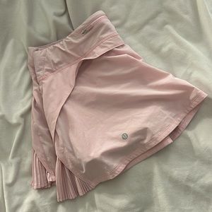 lululemon play off the pleats skirt in pearl pink size 12